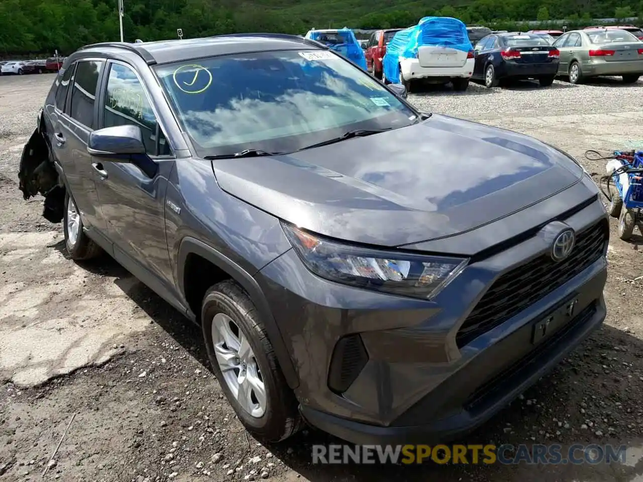 1 Photograph of a damaged car 2T3MWRFV3KW034147 TOYOTA RAV4 2019