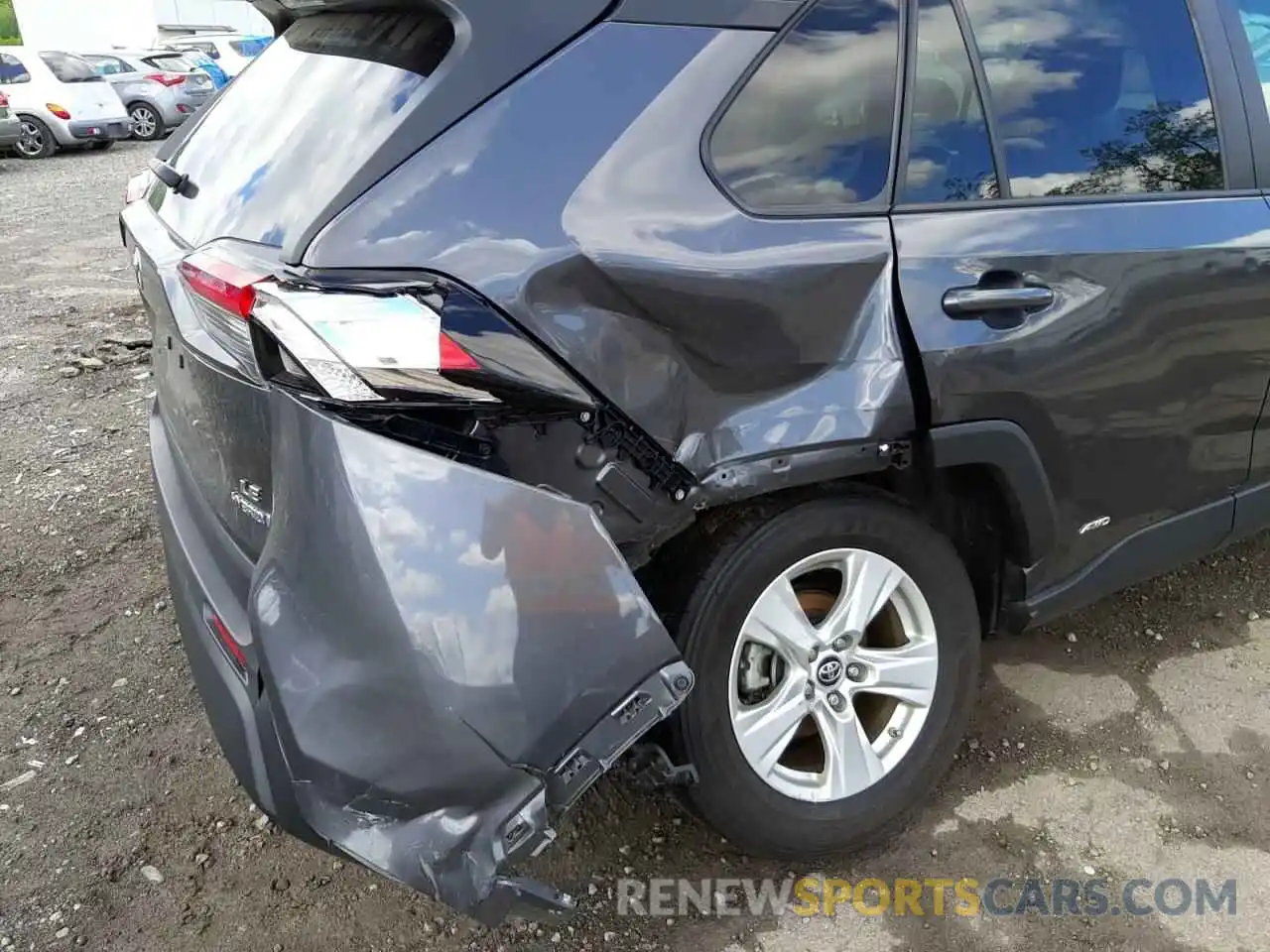 9 Photograph of a damaged car 2T3MWRFV3KW034147 TOYOTA RAV4 2019