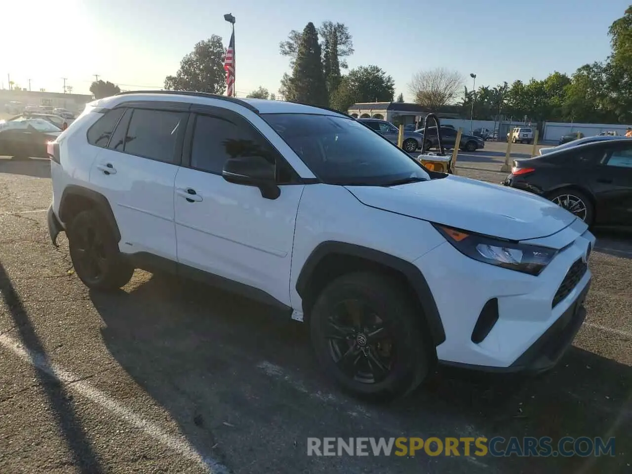 4 Photograph of a damaged car 2T3MWRFV3KW034214 TOYOTA RAV4 2019