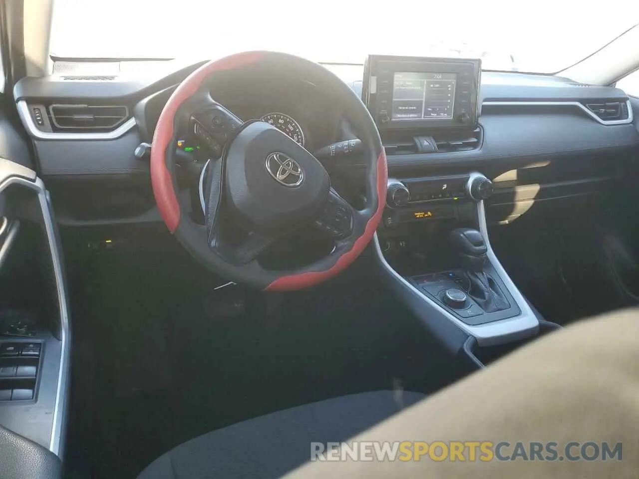 8 Photograph of a damaged car 2T3MWRFV3KW034214 TOYOTA RAV4 2019