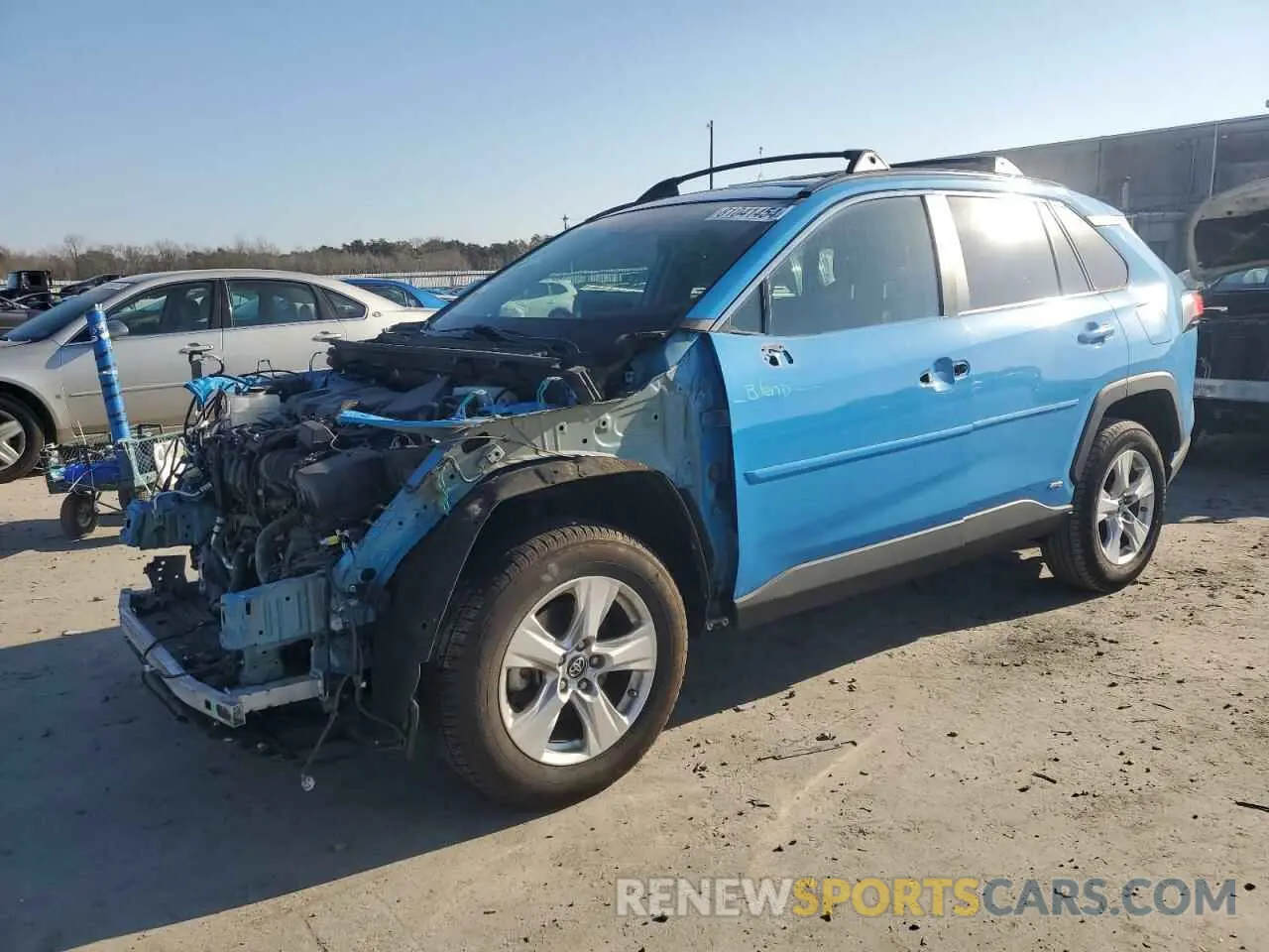 1 Photograph of a damaged car 2T3MWRFV3KW036187 TOYOTA RAV4 2019