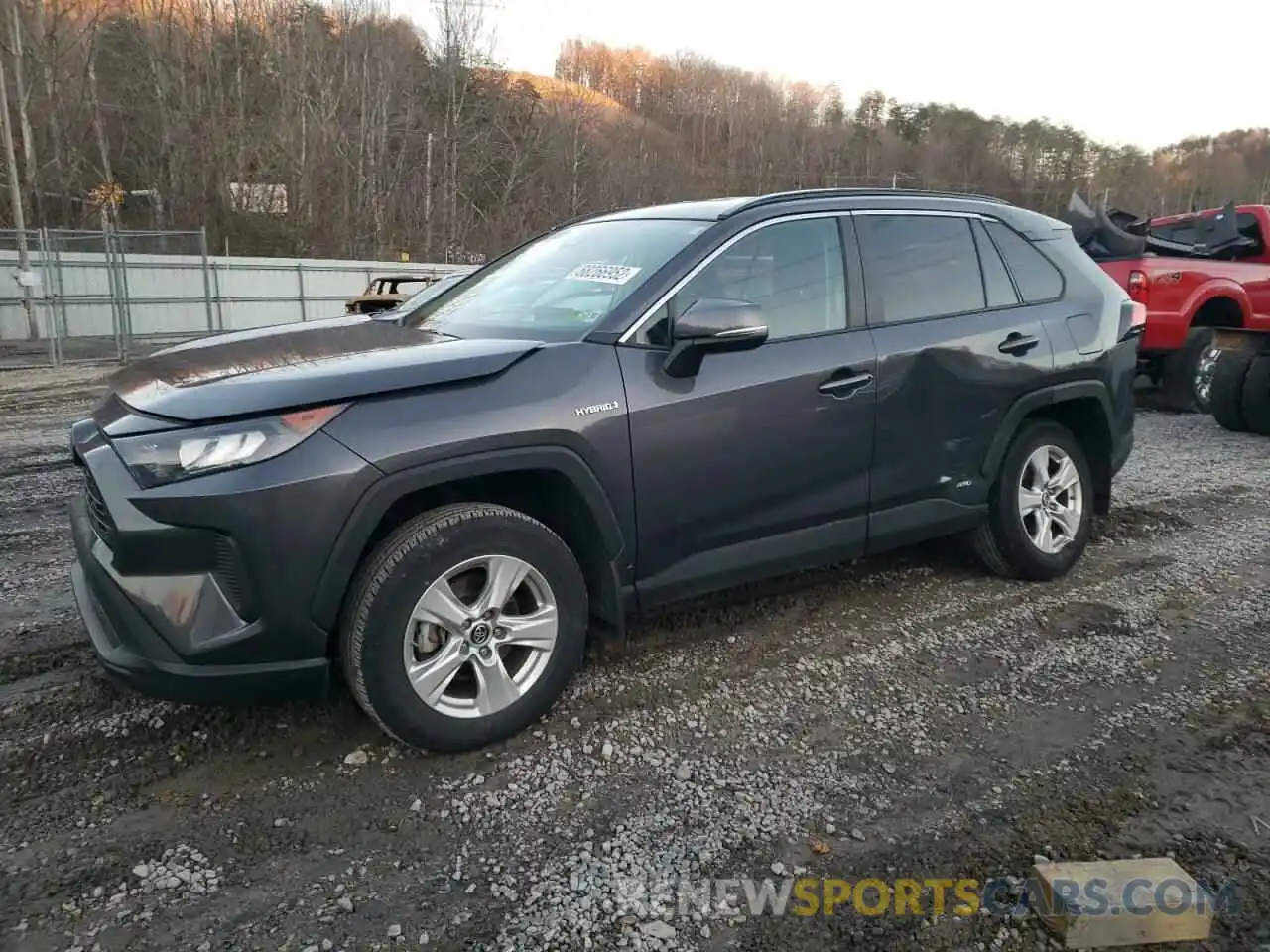 1 Photograph of a damaged car 2T3MWRFV3KW036884 TOYOTA RAV4 2019