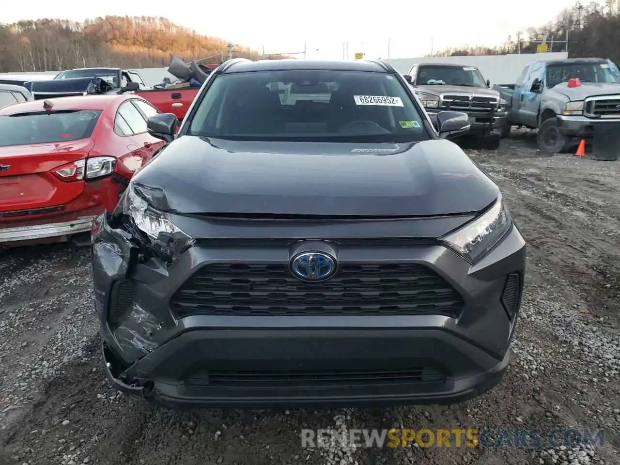 5 Photograph of a damaged car 2T3MWRFV3KW036884 TOYOTA RAV4 2019