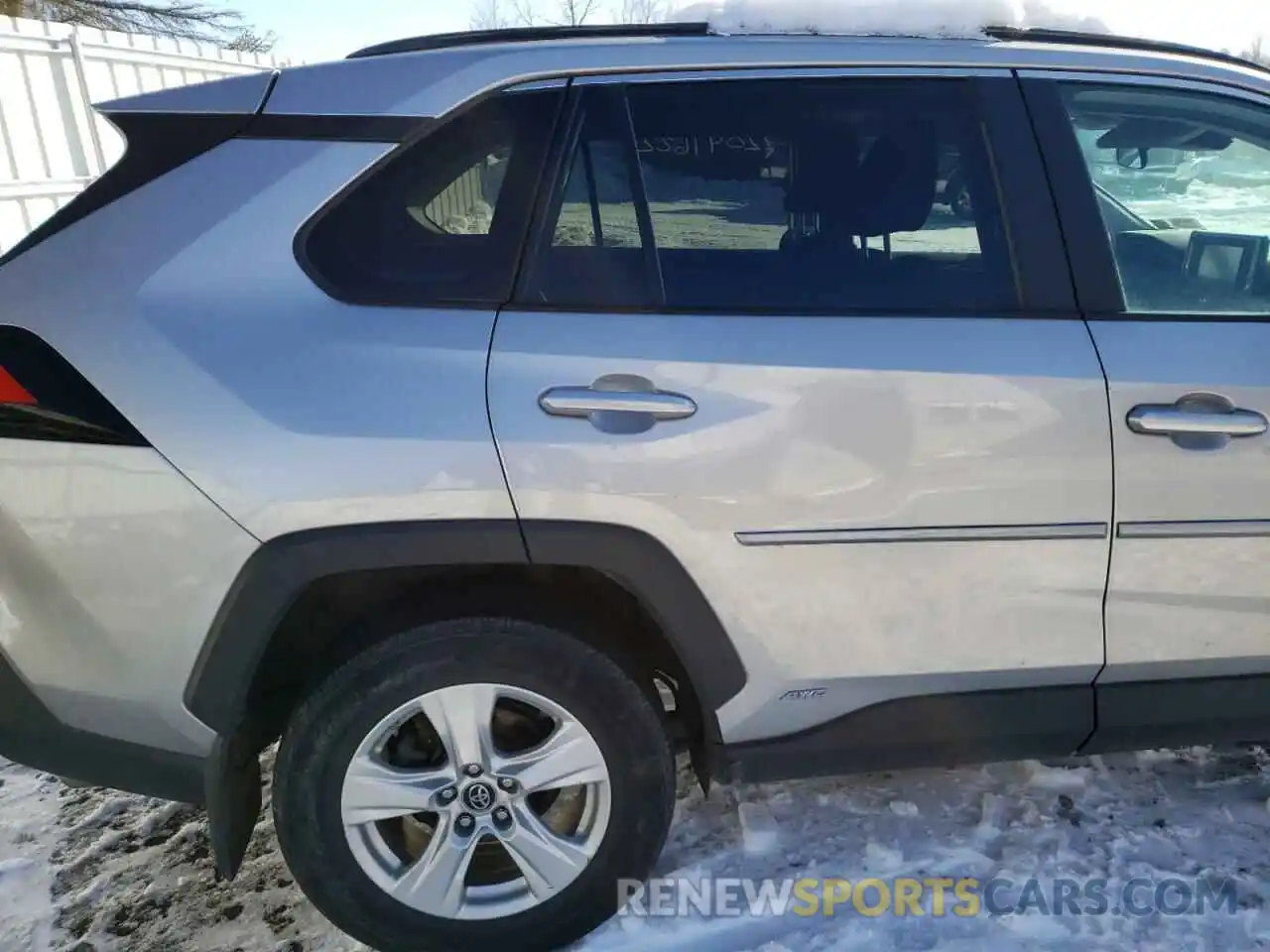 10 Photograph of a damaged car 2T3MWRFV4KW016207 TOYOTA RAV4 2019