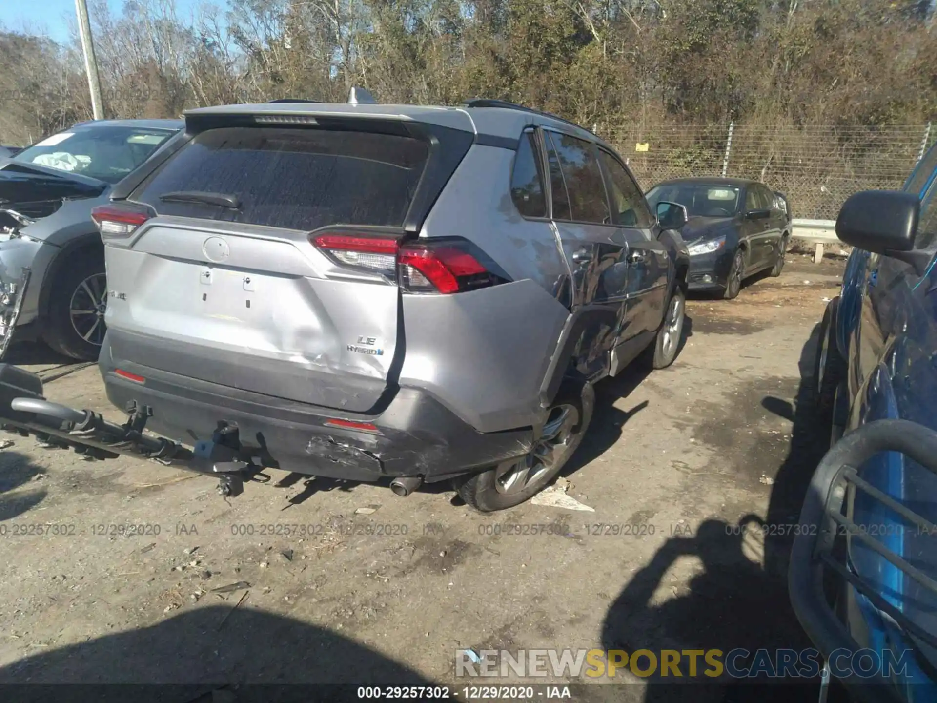 4 Photograph of a damaged car 2T3MWRFV4KW033735 TOYOTA RAV4 2019