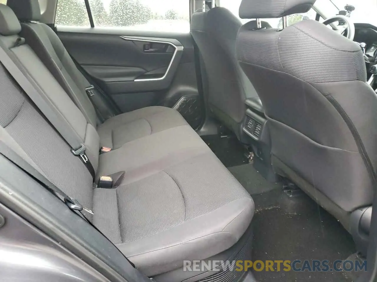 11 Photograph of a damaged car 2T3MWRFV5KW004440 TOYOTA RAV4 2019