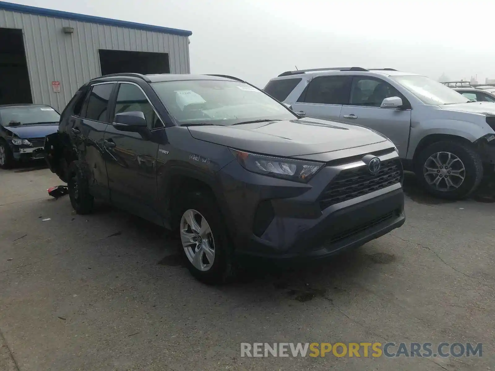 1 Photograph of a damaged car 2T3MWRFV5KW006107 TOYOTA RAV4 2019