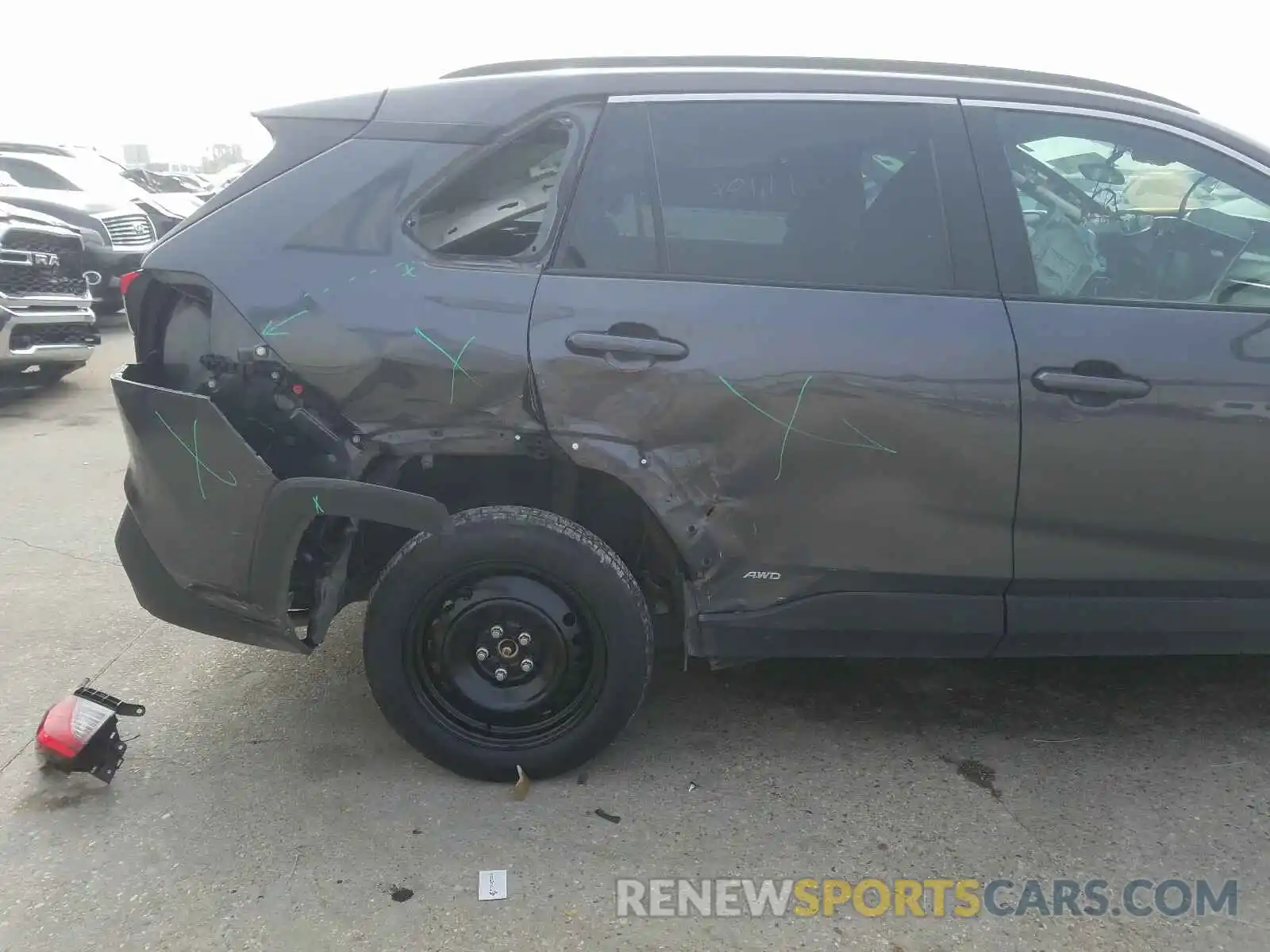 9 Photograph of a damaged car 2T3MWRFV5KW006107 TOYOTA RAV4 2019