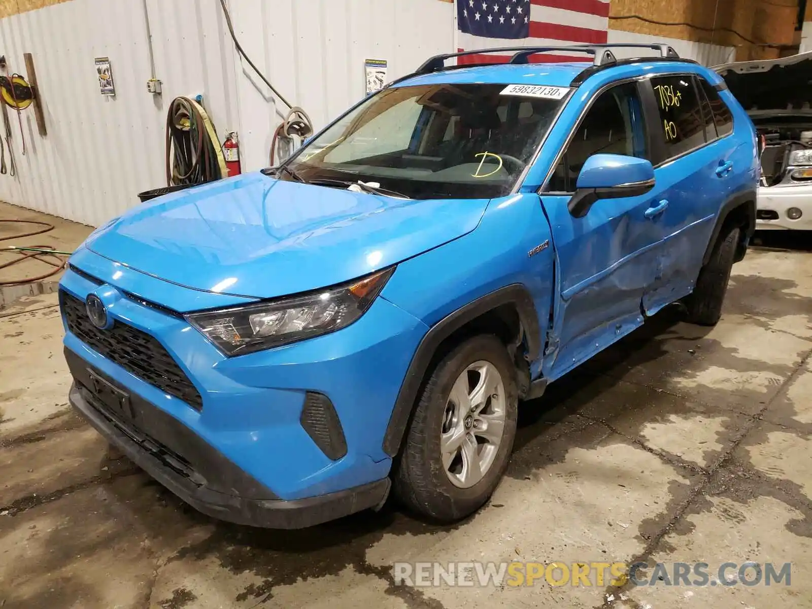 2 Photograph of a damaged car 2T3MWRFV5KW033145 TOYOTA RAV4 2019