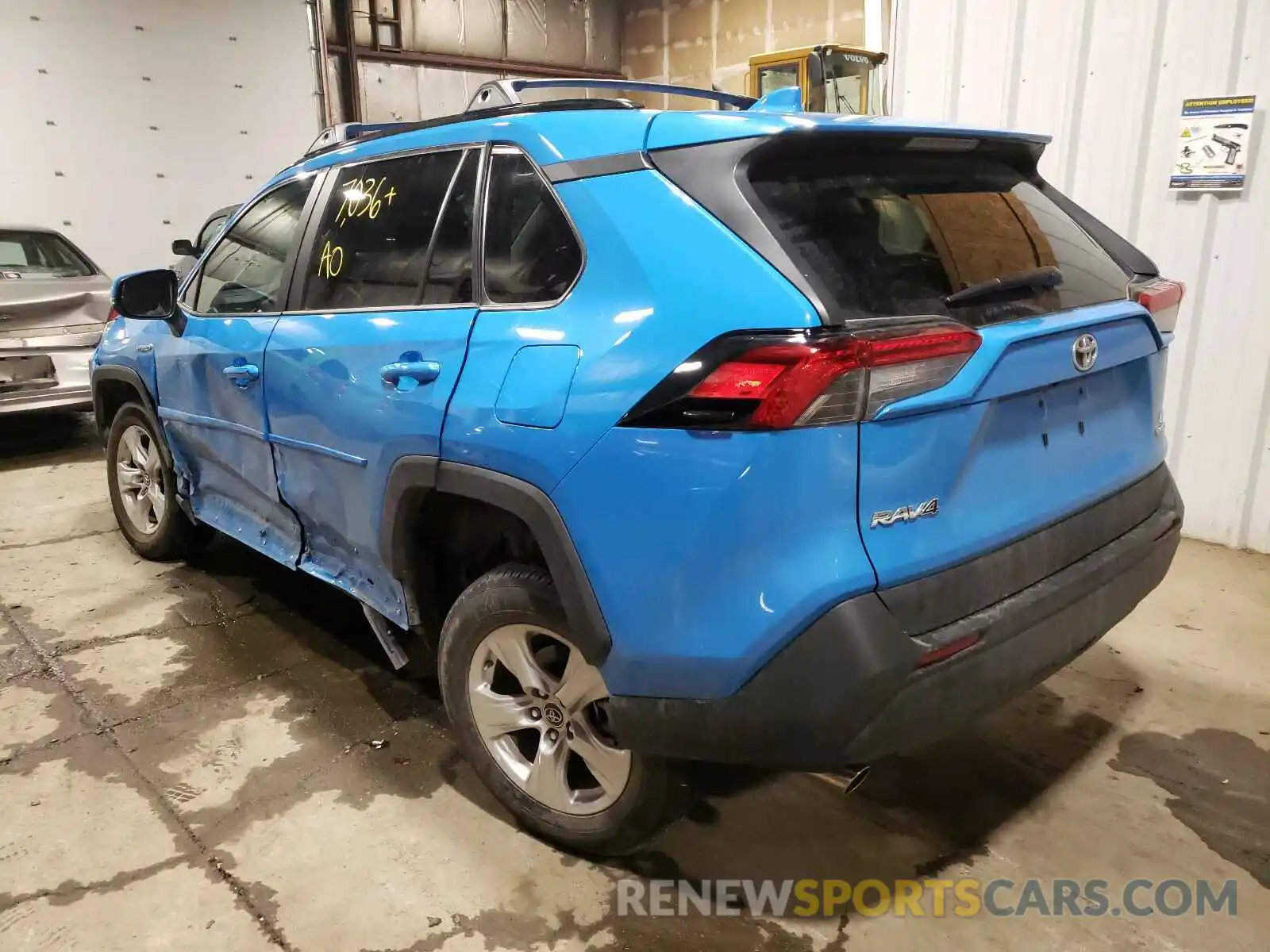 3 Photograph of a damaged car 2T3MWRFV5KW033145 TOYOTA RAV4 2019