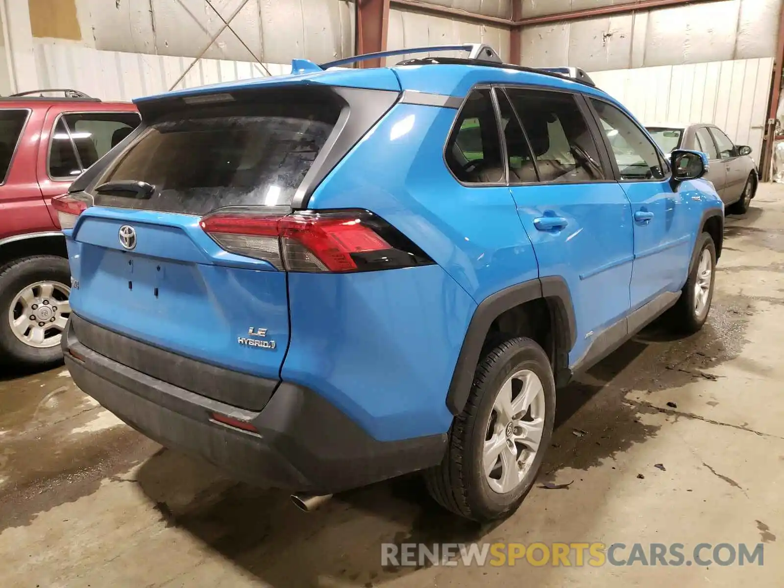 4 Photograph of a damaged car 2T3MWRFV5KW033145 TOYOTA RAV4 2019