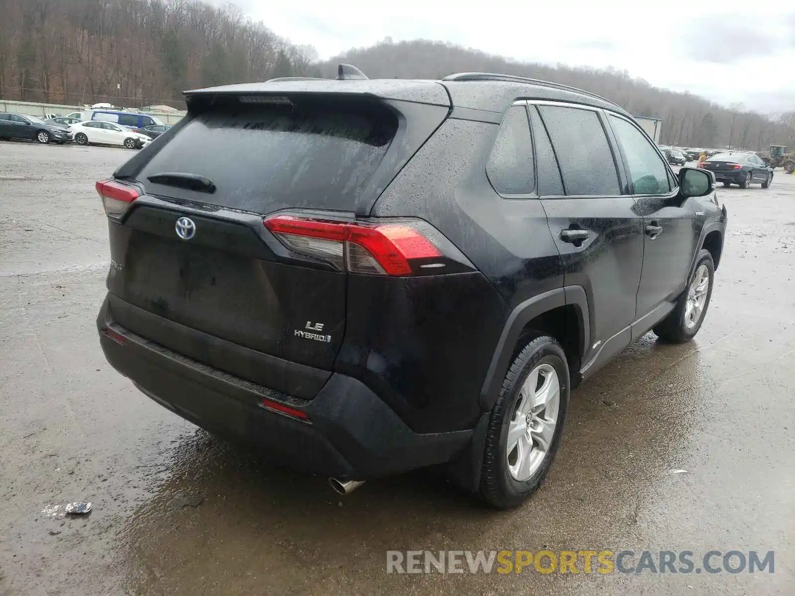 4 Photograph of a damaged car 2T3MWRFV6KW028018 TOYOTA RAV4 2019