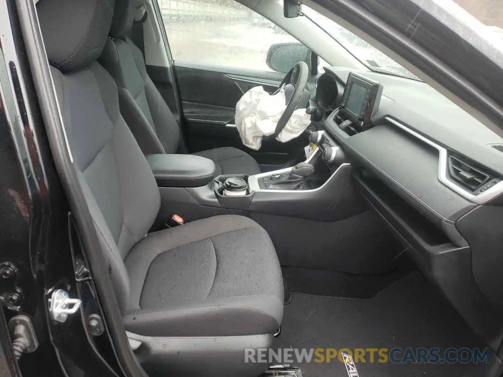 5 Photograph of a damaged car 2T3MWRFV6KW028018 TOYOTA RAV4 2019