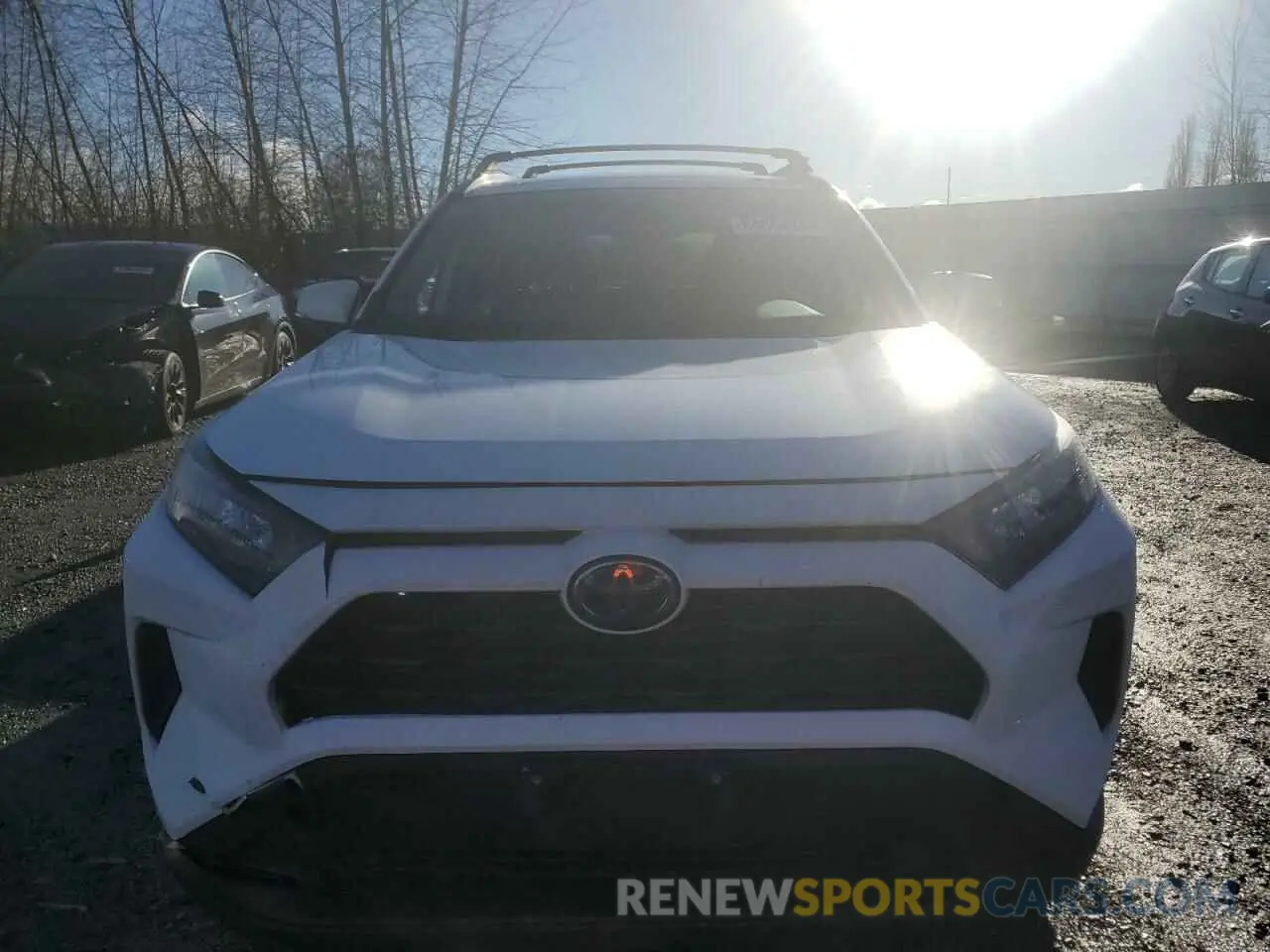 5 Photograph of a damaged car 2T3MWRFV7KW037472 TOYOTA RAV4 2019