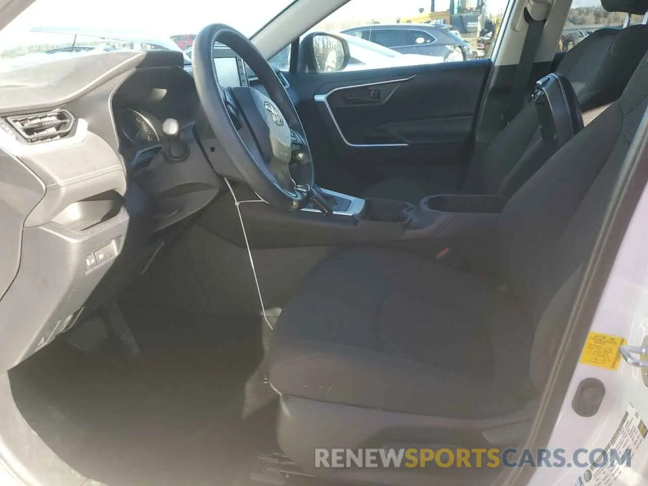 7 Photograph of a damaged car 2T3MWRFV7KW037472 TOYOTA RAV4 2019