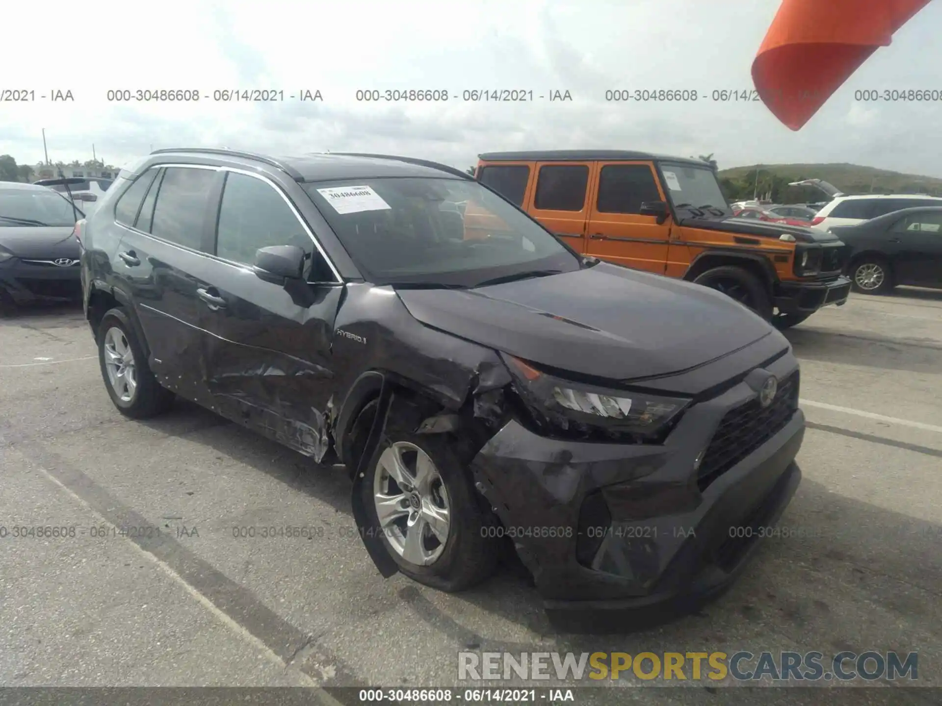 1 Photograph of a damaged car 2T3MWRFV8KW026707 TOYOTA RAV4 2019