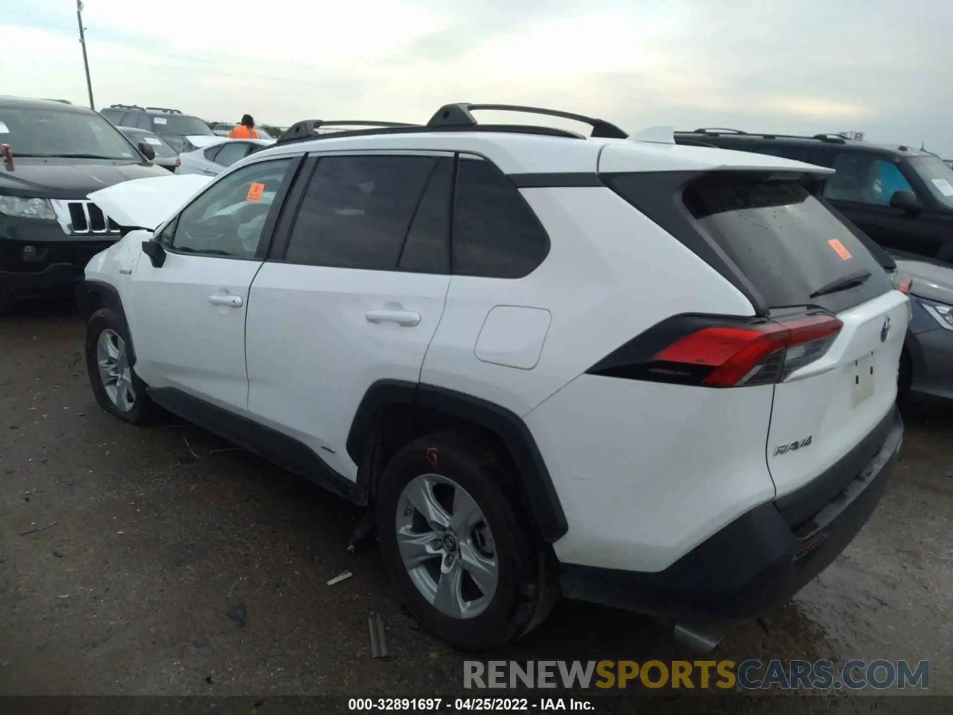 3 Photograph of a damaged car 2T3MWRFV8KW034984 TOYOTA RAV4 2019