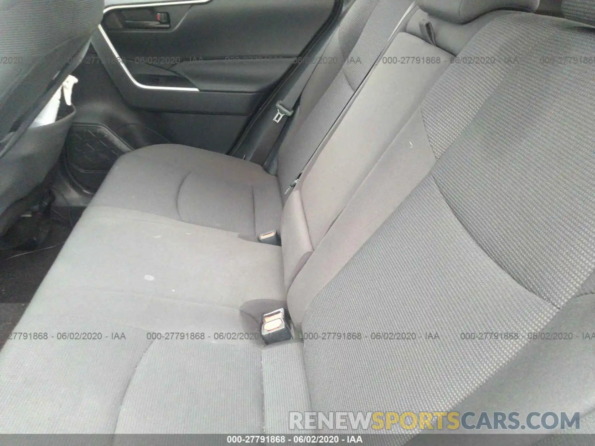 8 Photograph of a damaged car 2T3MWRFV9KW026912 TOYOTA RAV4 2019