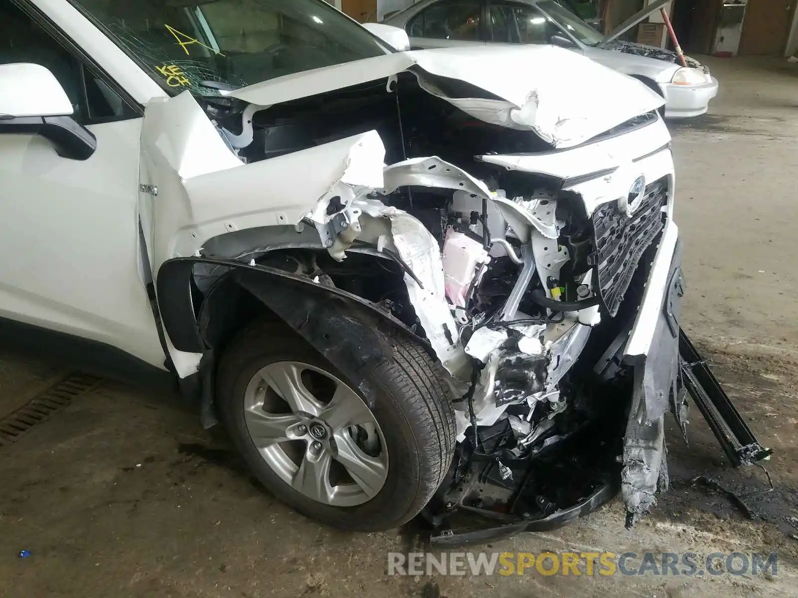 9 Photograph of a damaged car 2T3MWRFV9KW028756 TOYOTA RAV4 2019