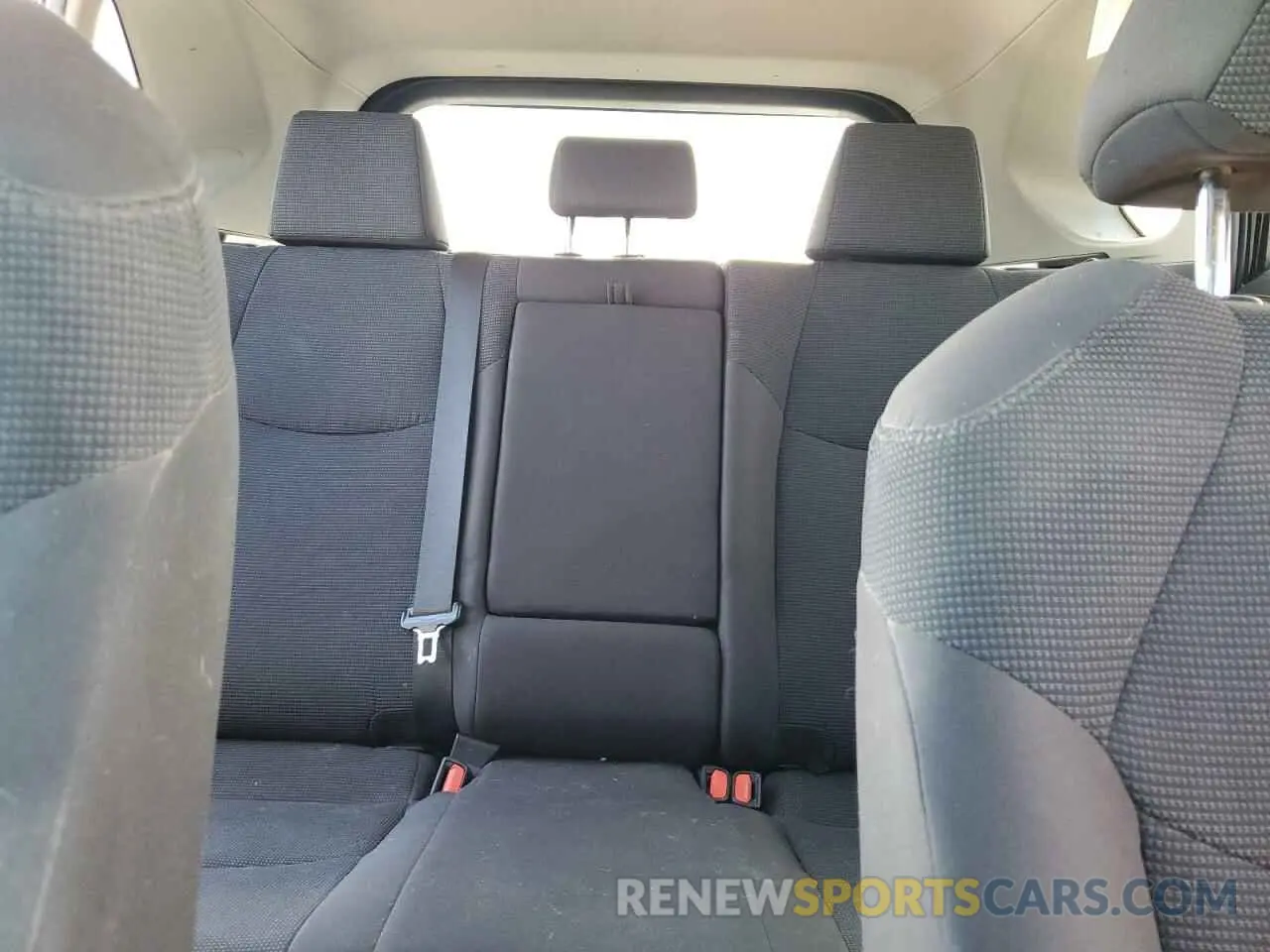10 Photograph of a damaged car 2T3MWRFV9KW030894 TOYOTA RAV4 2019