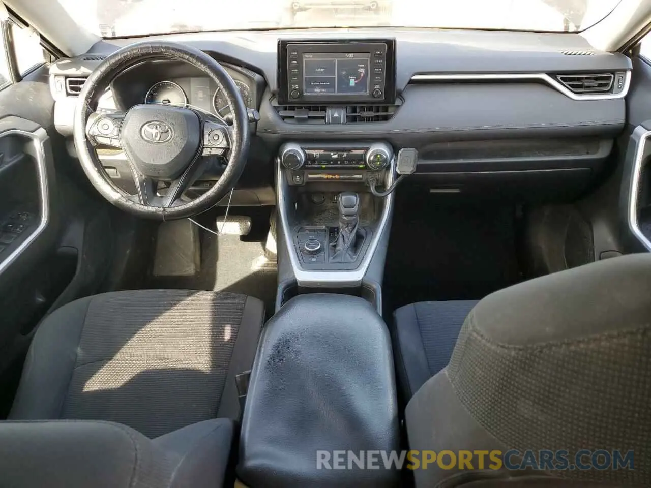 8 Photograph of a damaged car 2T3MWRFV9KW030894 TOYOTA RAV4 2019