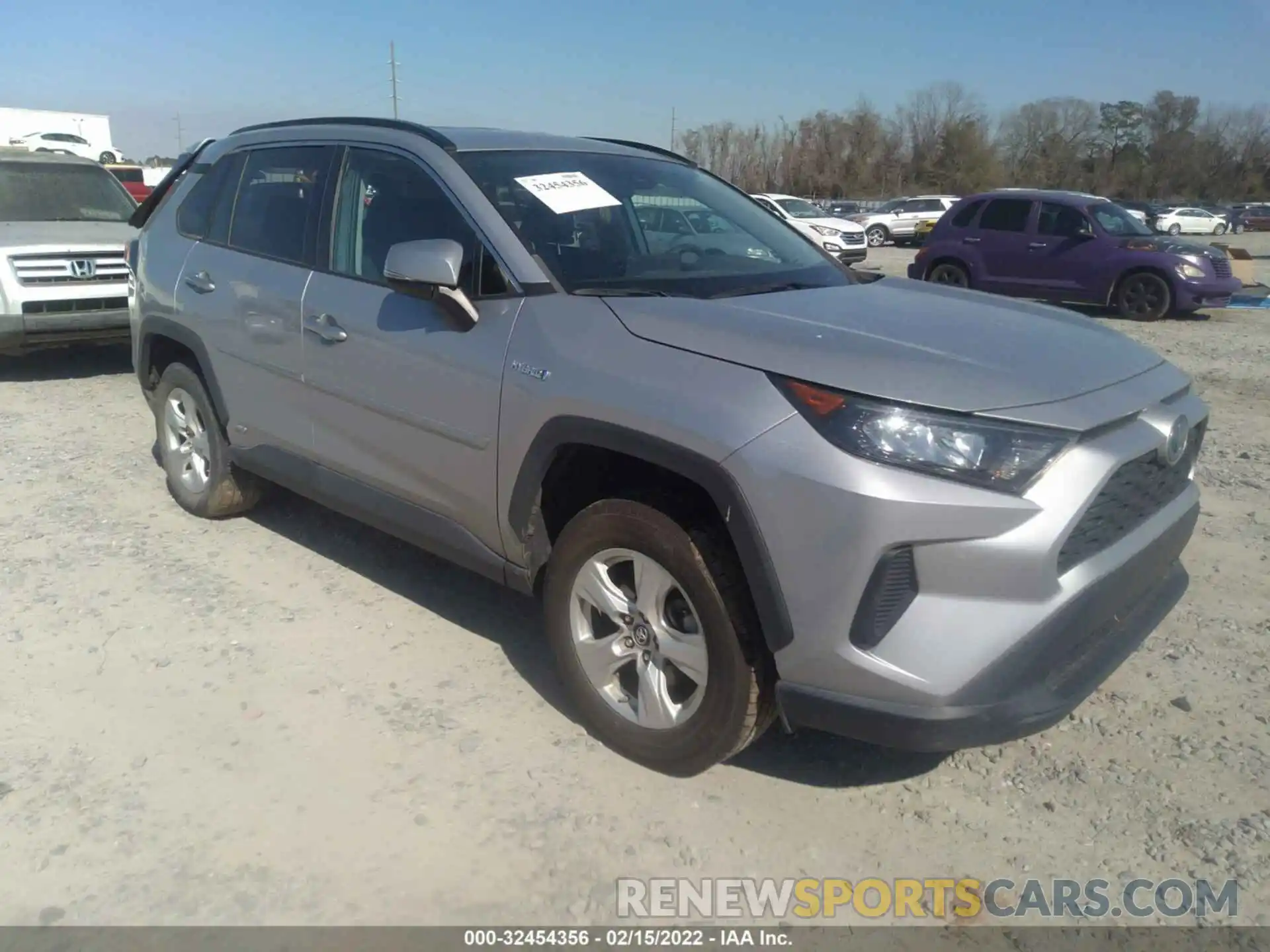 1 Photograph of a damaged car 2T3MWRFVXKW024702 TOYOTA RAV4 2019