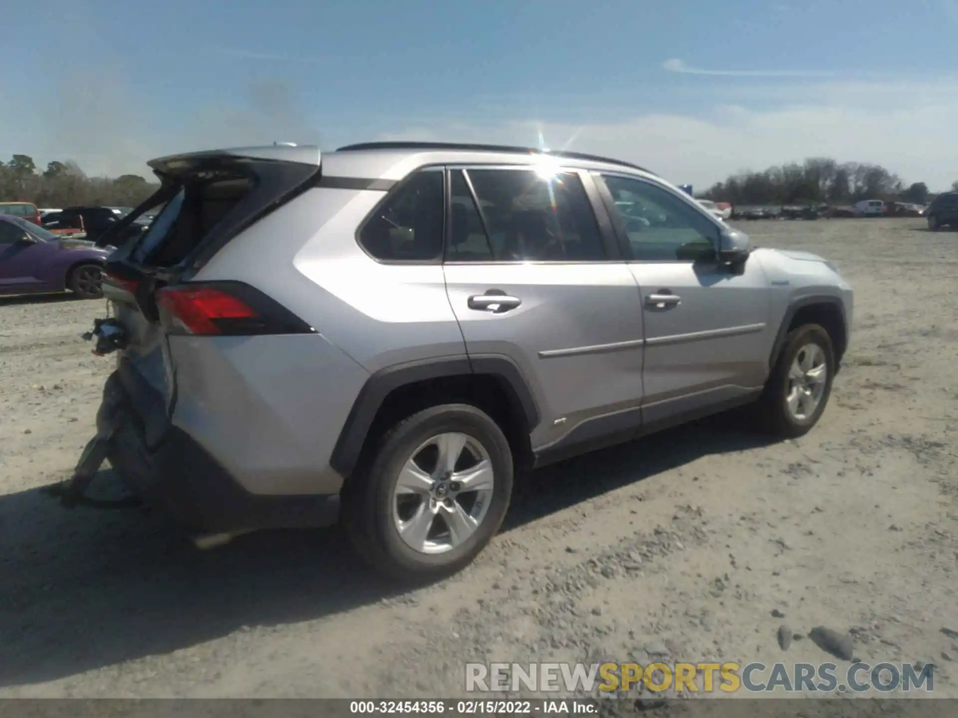 4 Photograph of a damaged car 2T3MWRFVXKW024702 TOYOTA RAV4 2019