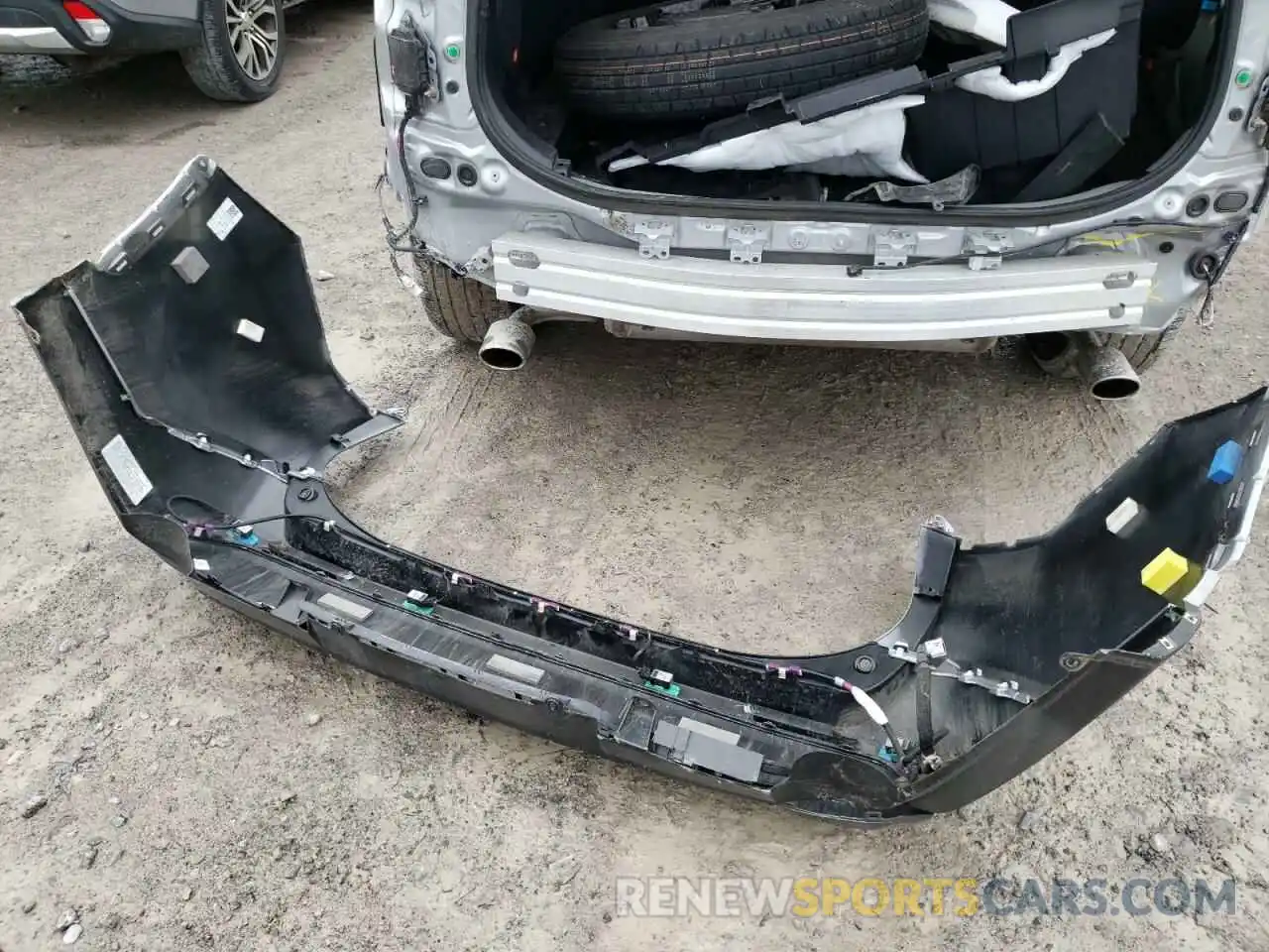 9 Photograph of a damaged car 2T3N1RFV0KW016840 TOYOTA RAV4 2019