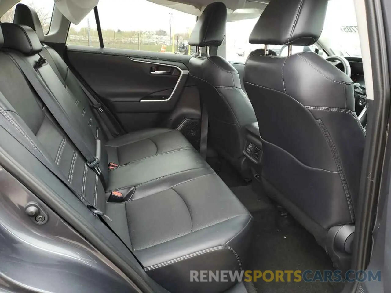 11 Photograph of a damaged car 2T3N1RFV0KW079372 TOYOTA RAV4 2019
