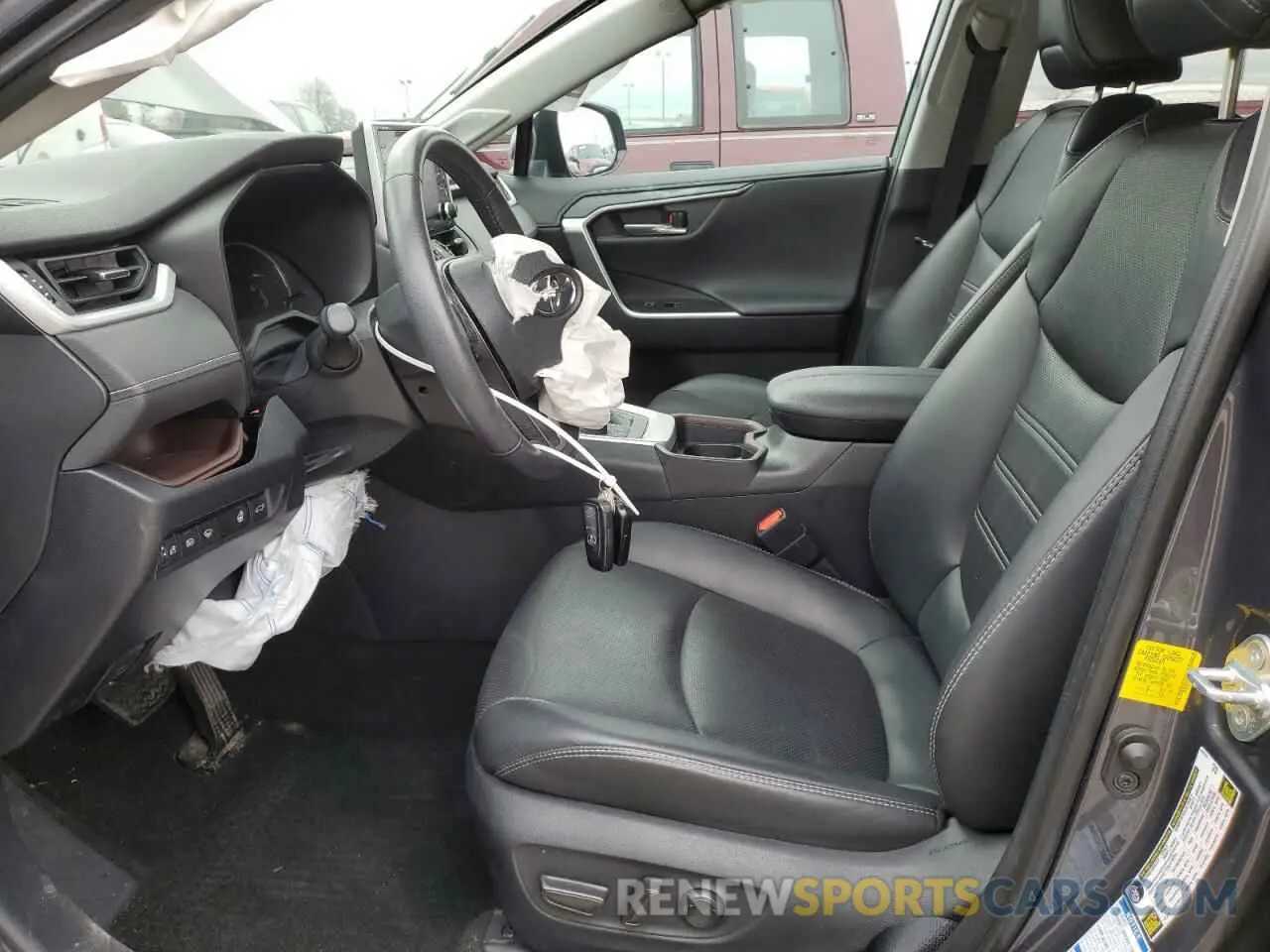 7 Photograph of a damaged car 2T3N1RFV0KW079372 TOYOTA RAV4 2019