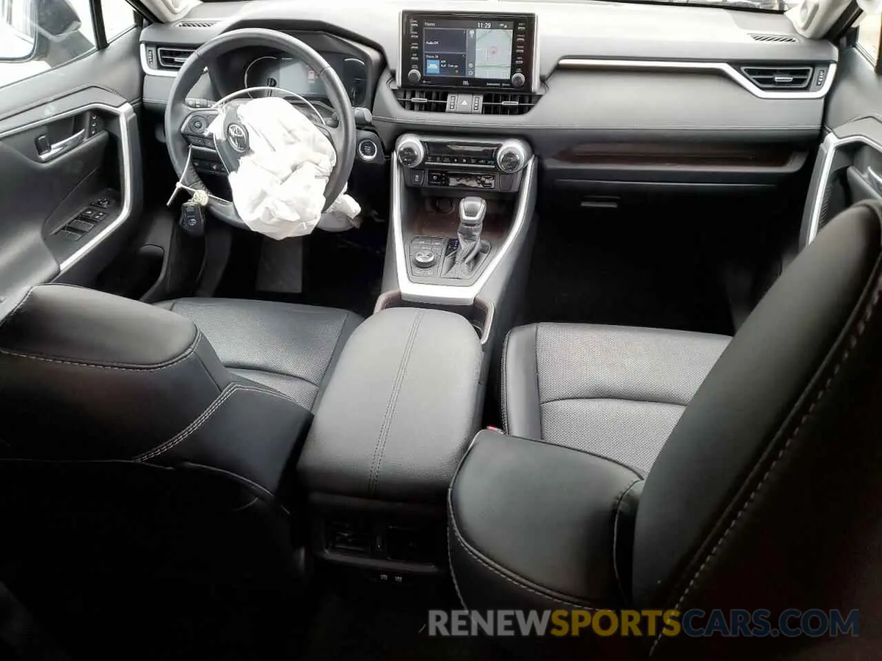 8 Photograph of a damaged car 2T3N1RFV0KW079372 TOYOTA RAV4 2019