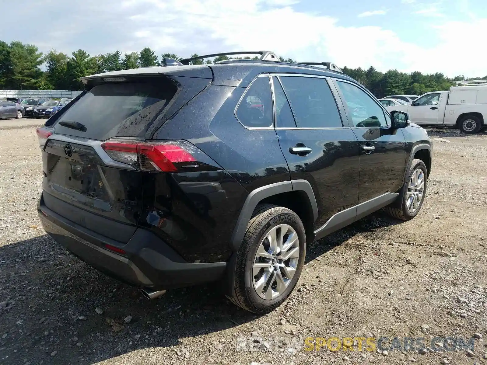 4 Photograph of a damaged car 2T3N1RFV1KW011100 TOYOTA RAV4 2019