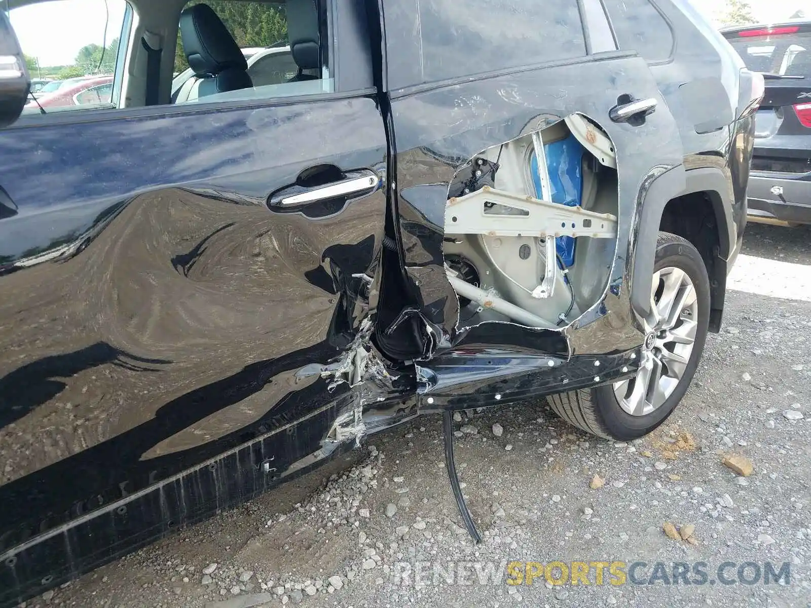 9 Photograph of a damaged car 2T3N1RFV1KW011100 TOYOTA RAV4 2019