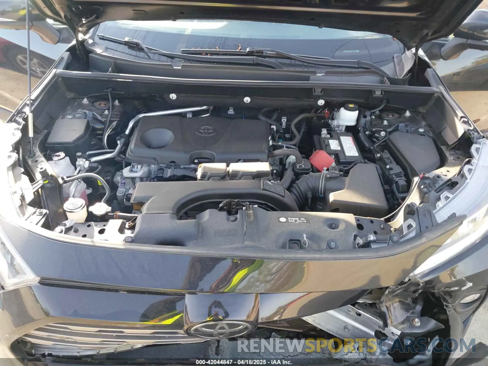 10 Photograph of a damaged car 2T3N1RFV2KC039246 TOYOTA RAV4 2019
