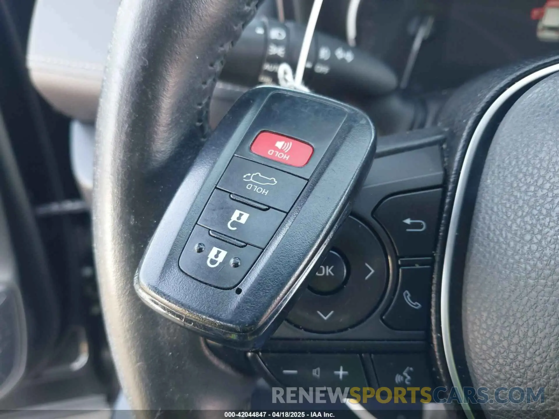 11 Photograph of a damaged car 2T3N1RFV2KC039246 TOYOTA RAV4 2019