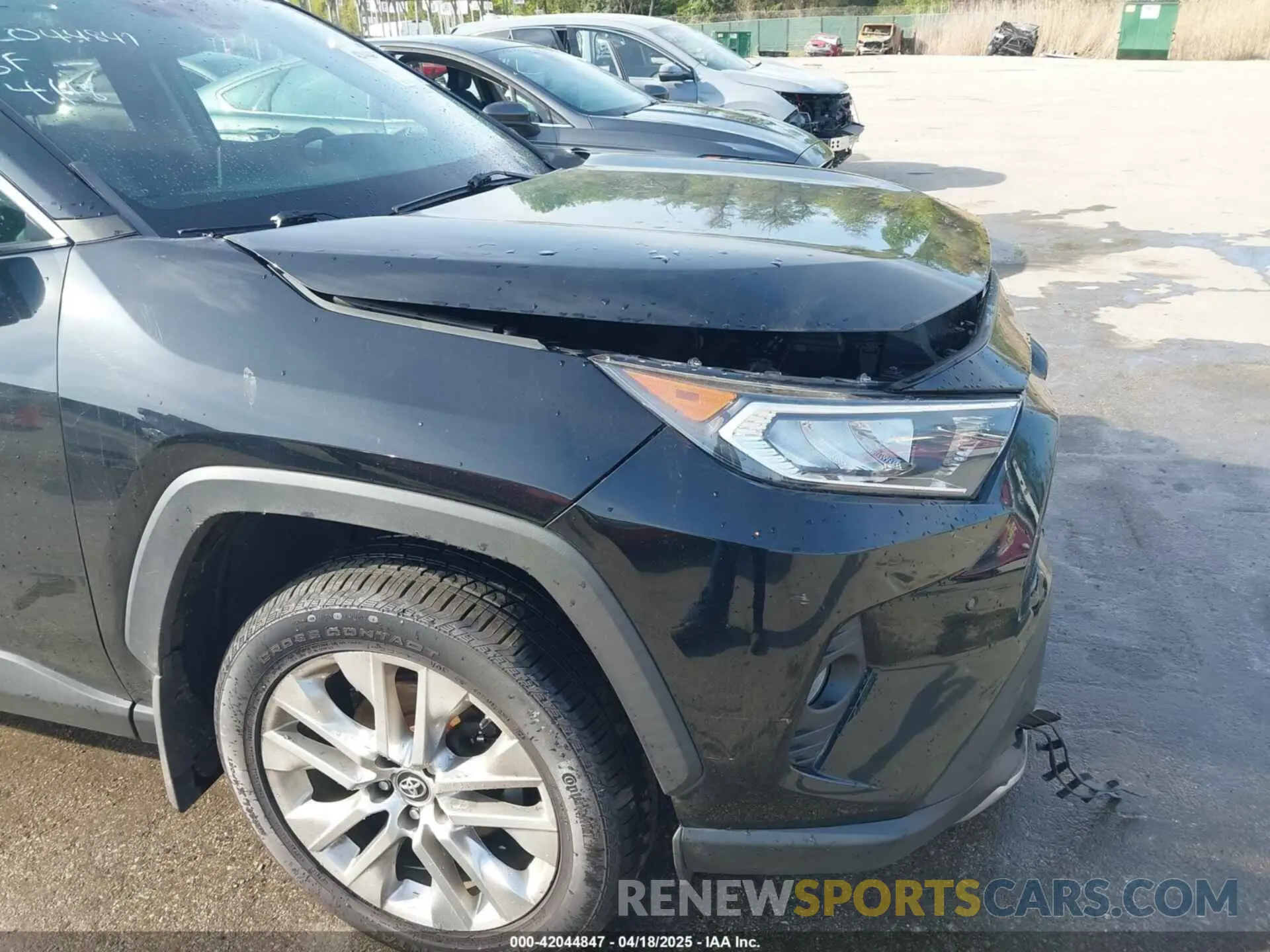 18 Photograph of a damaged car 2T3N1RFV2KC039246 TOYOTA RAV4 2019