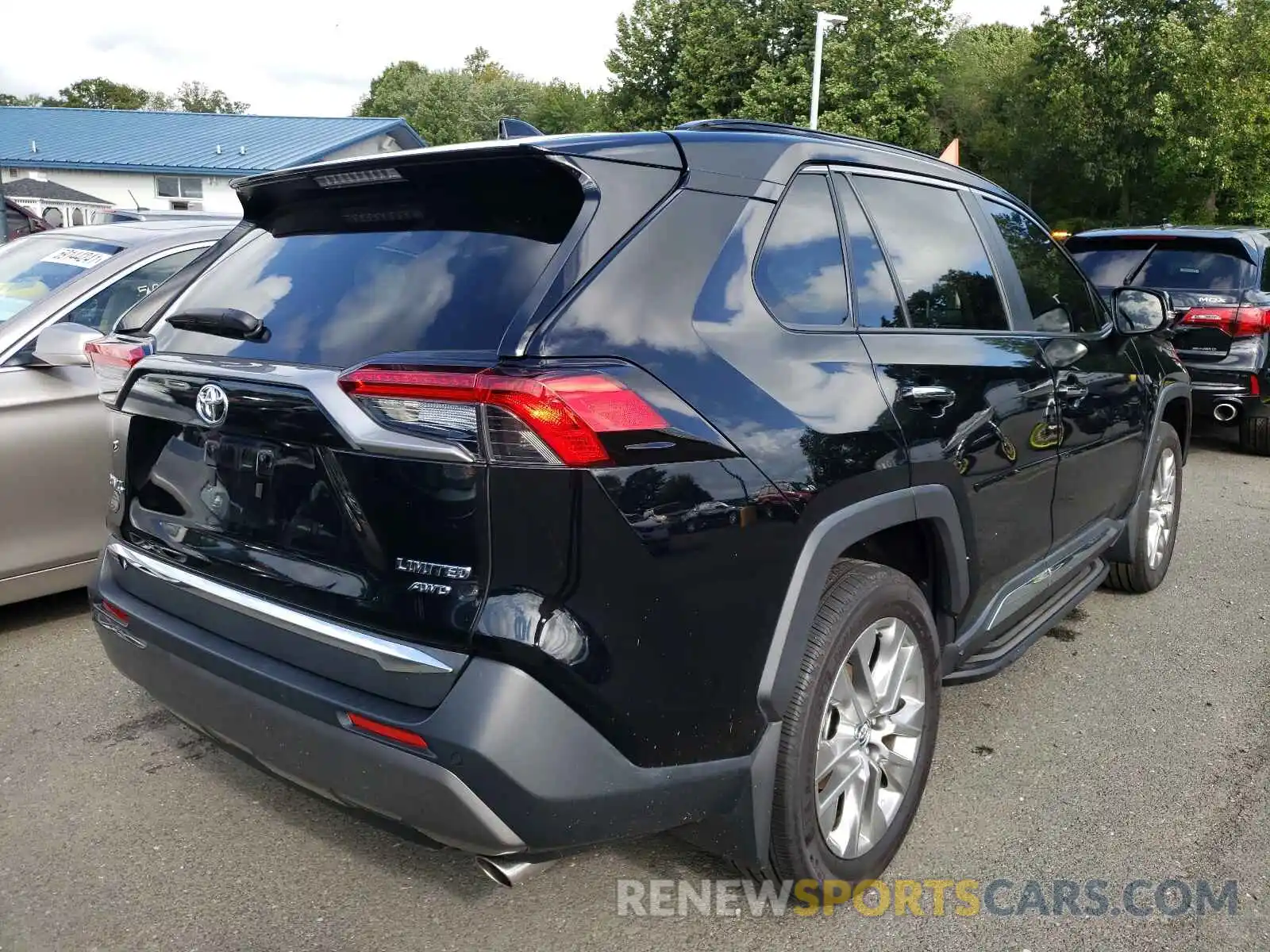 4 Photograph of a damaged car 2T3N1RFV3KC035867 TOYOTA RAV4 2019