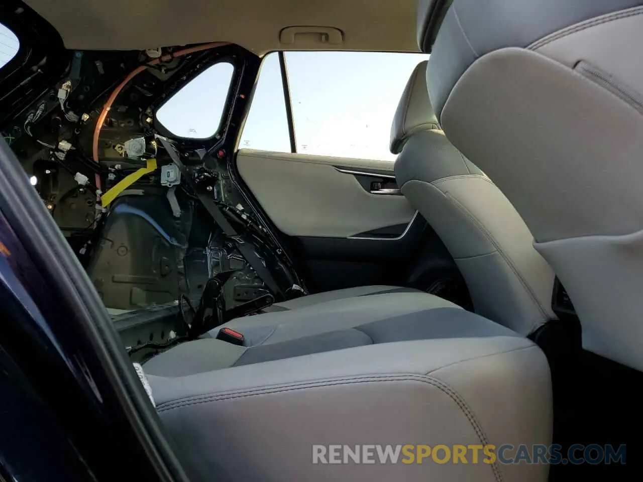 11 Photograph of a damaged car 2T3N1RFV3KC044892 TOYOTA RAV4 2019