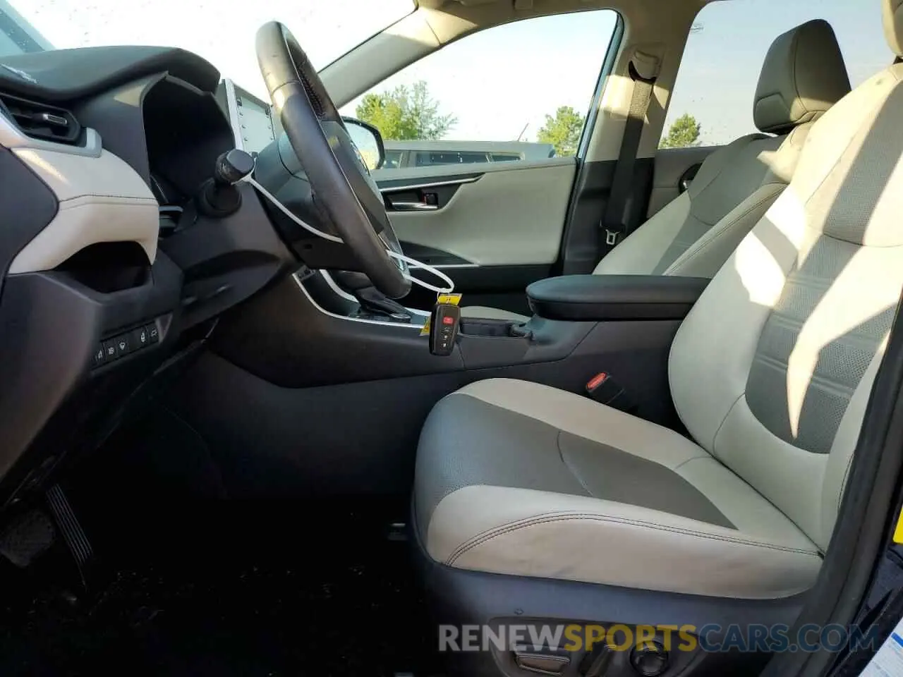 7 Photograph of a damaged car 2T3N1RFV3KC044892 TOYOTA RAV4 2019