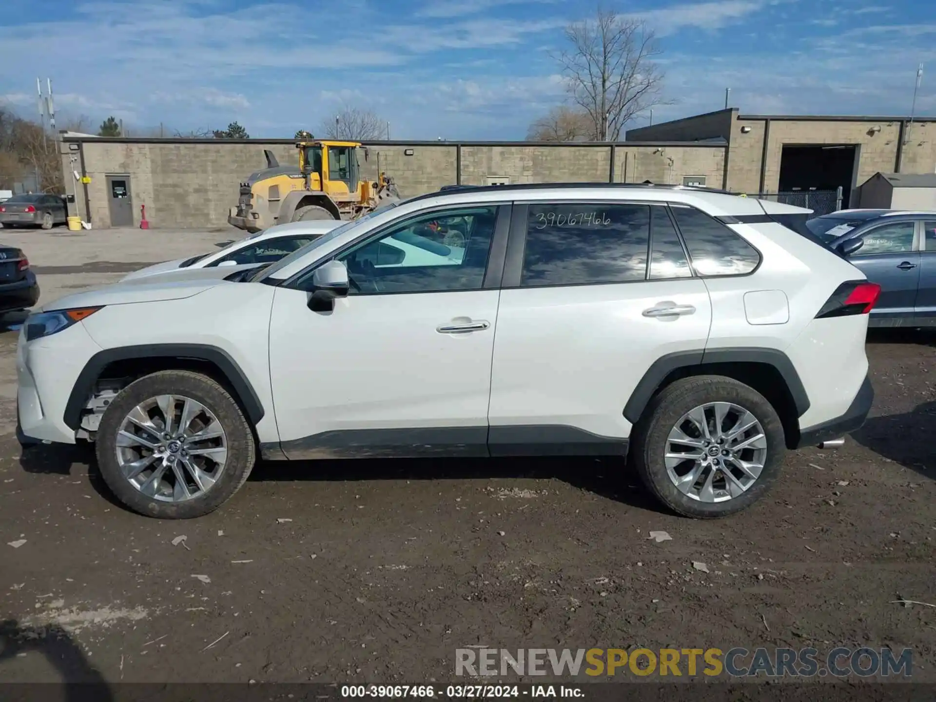 15 Photograph of a damaged car 2T3N1RFV3KW009218 TOYOTA RAV4 2019