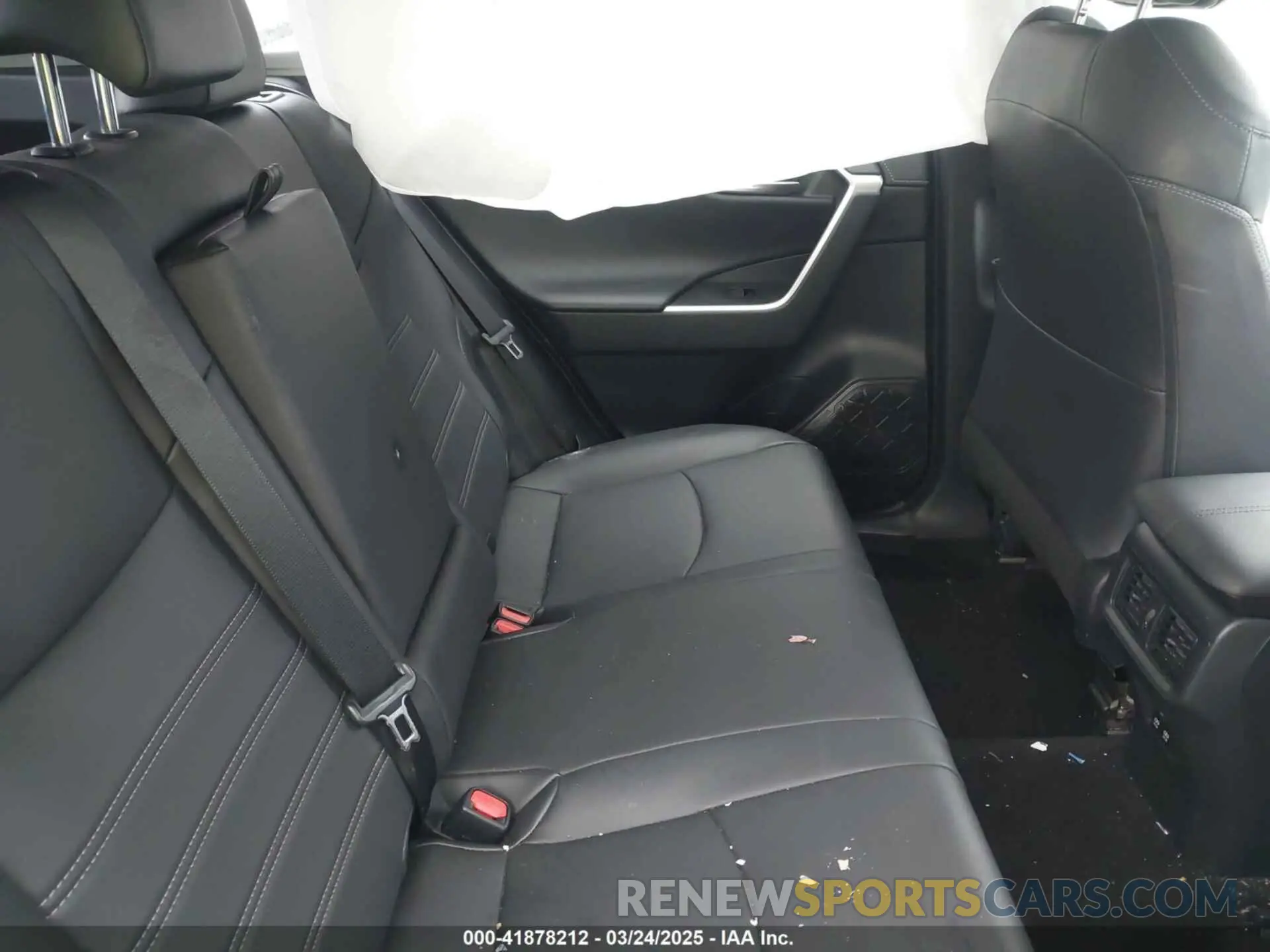 8 Photograph of a damaged car 2T3N1RFV4KC034761 TOYOTA RAV4 2019