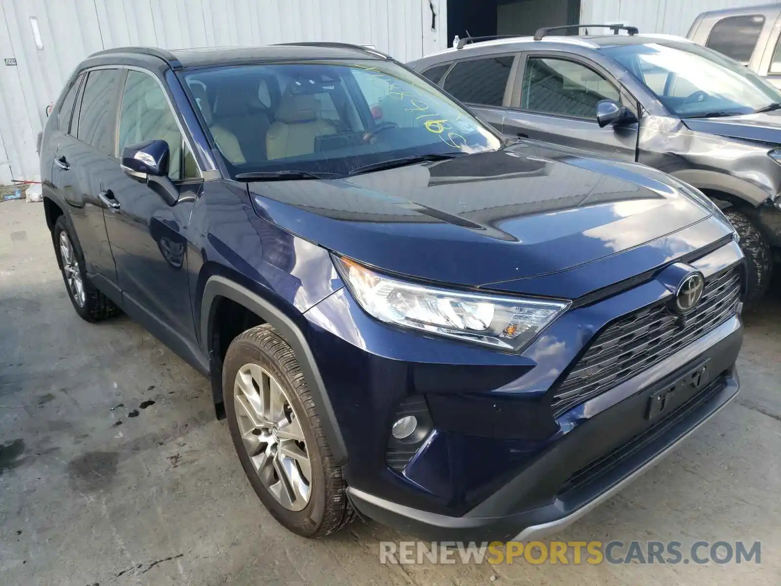 1 Photograph of a damaged car 2T3N1RFV6KW061037 TOYOTA RAV4 2019