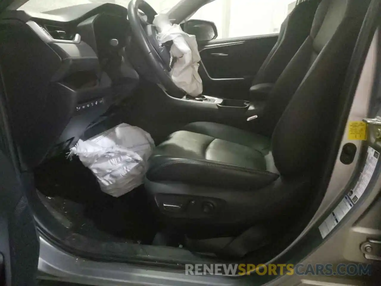 7 Photograph of a damaged car 2T3N1RFV8KC018451 TOYOTA RAV4 2019