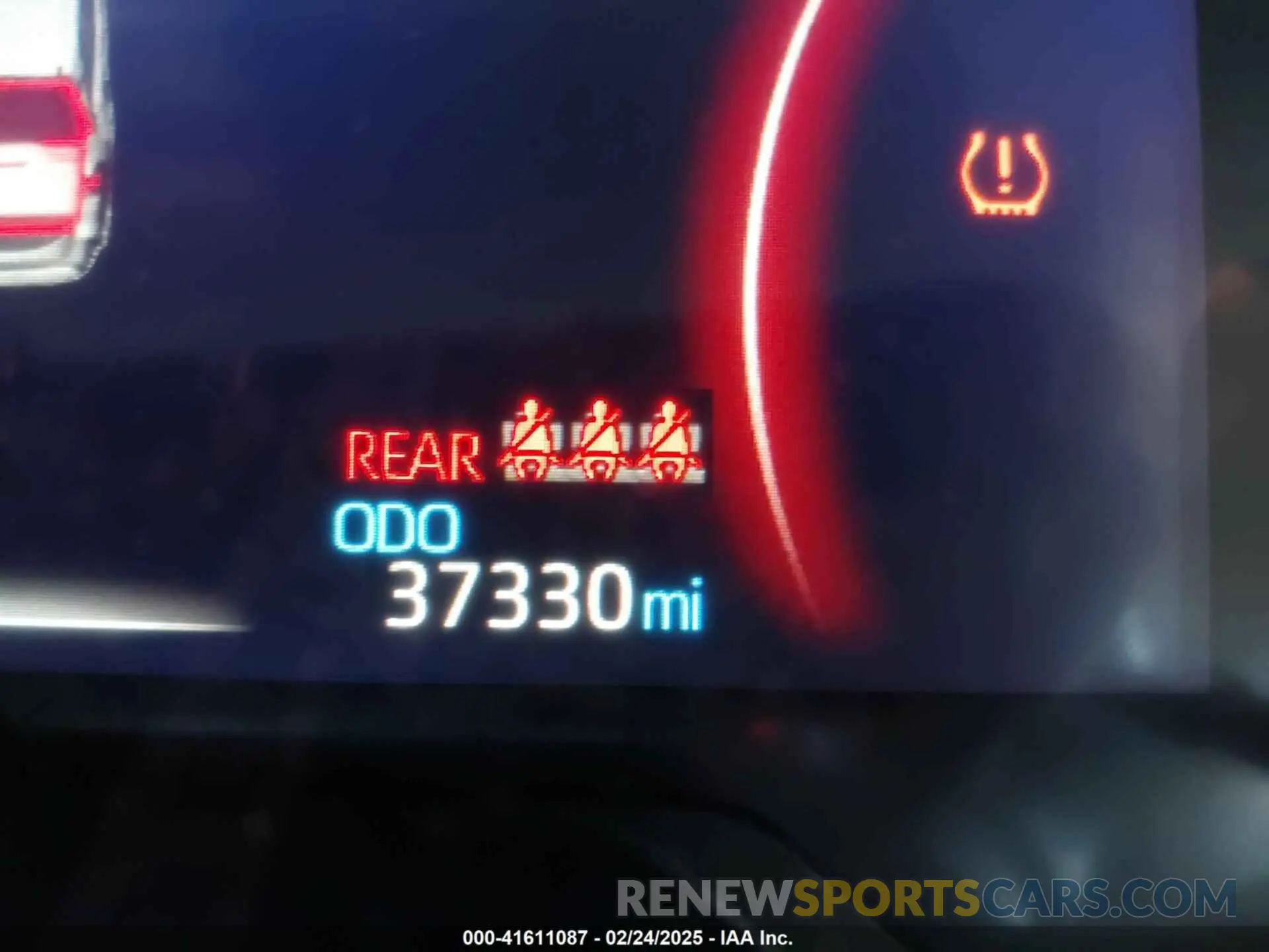 15 Photograph of a damaged car 2T3N1RFV8KC036349 TOYOTA RAV4 2019