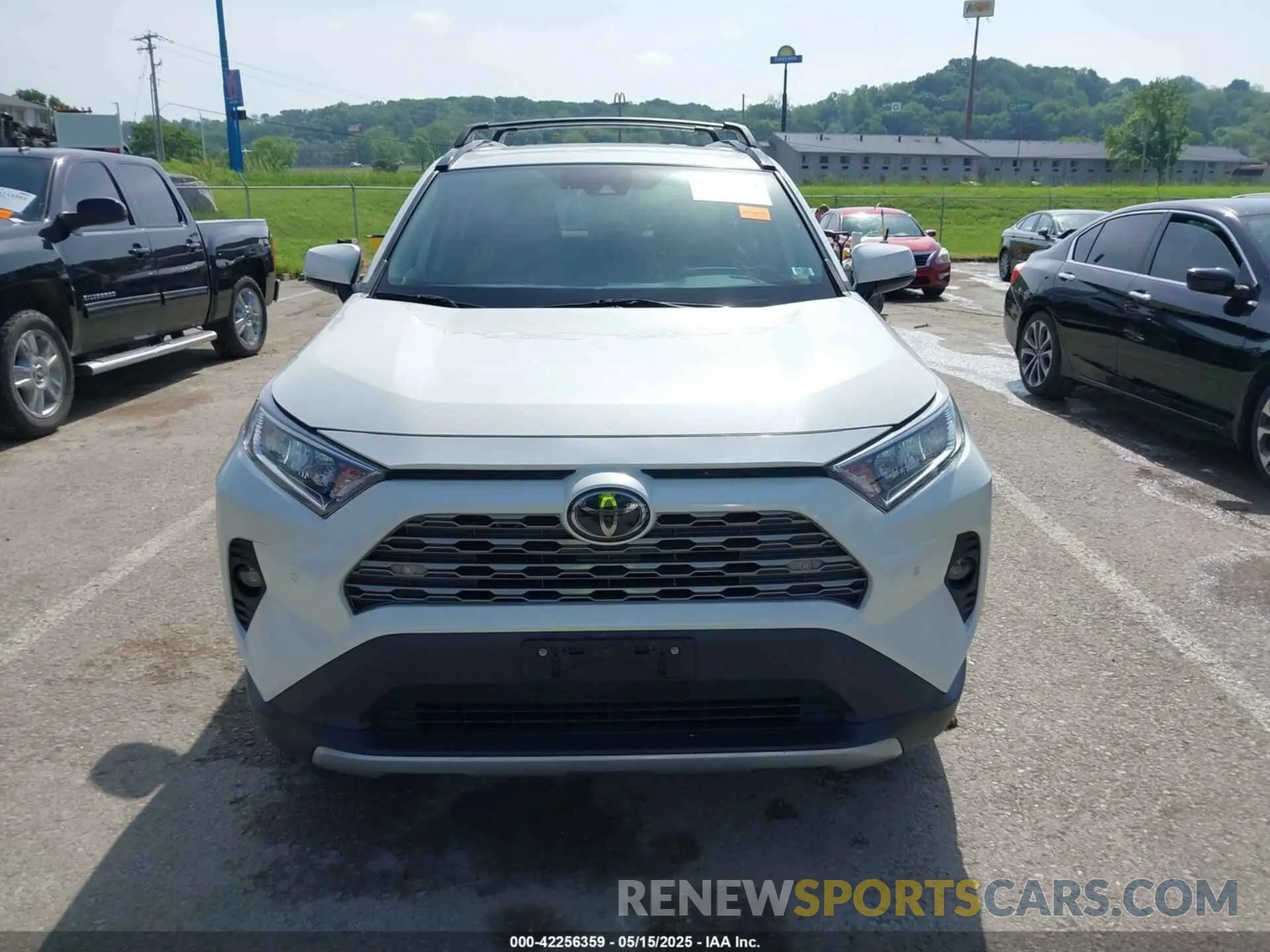 12 Photograph of a damaged car 2T3N1RFV8KC054091 TOYOTA RAV4 2019