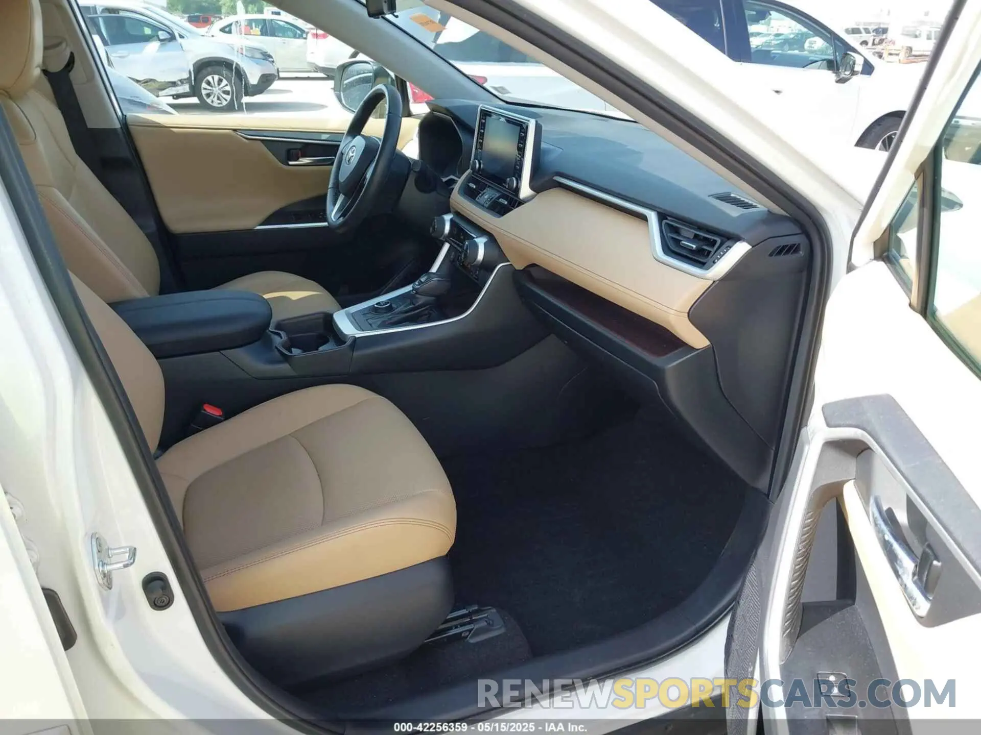5 Photograph of a damaged car 2T3N1RFV8KC054091 TOYOTA RAV4 2019
