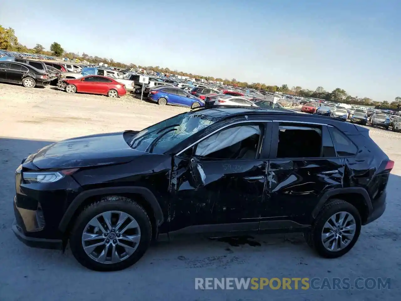 10 Photograph of a damaged car 2T3N1RFV8KW078650 TOYOTA RAV4 2019