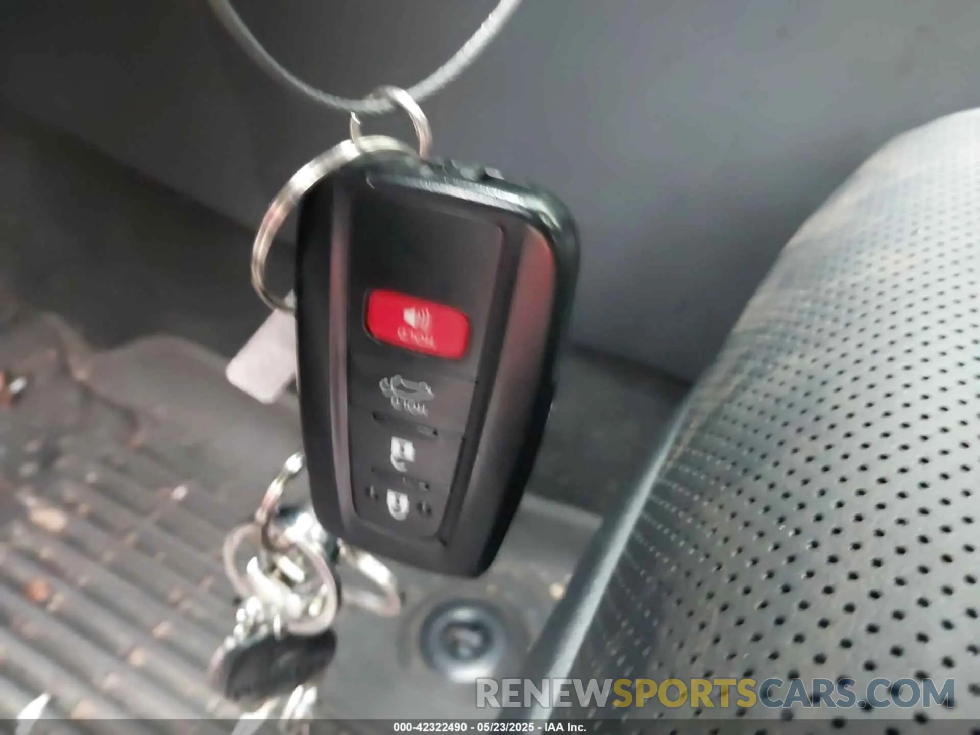 11 Photograph of a damaged car 2T3N1RFV9KC045125 TOYOTA RAV4 2019