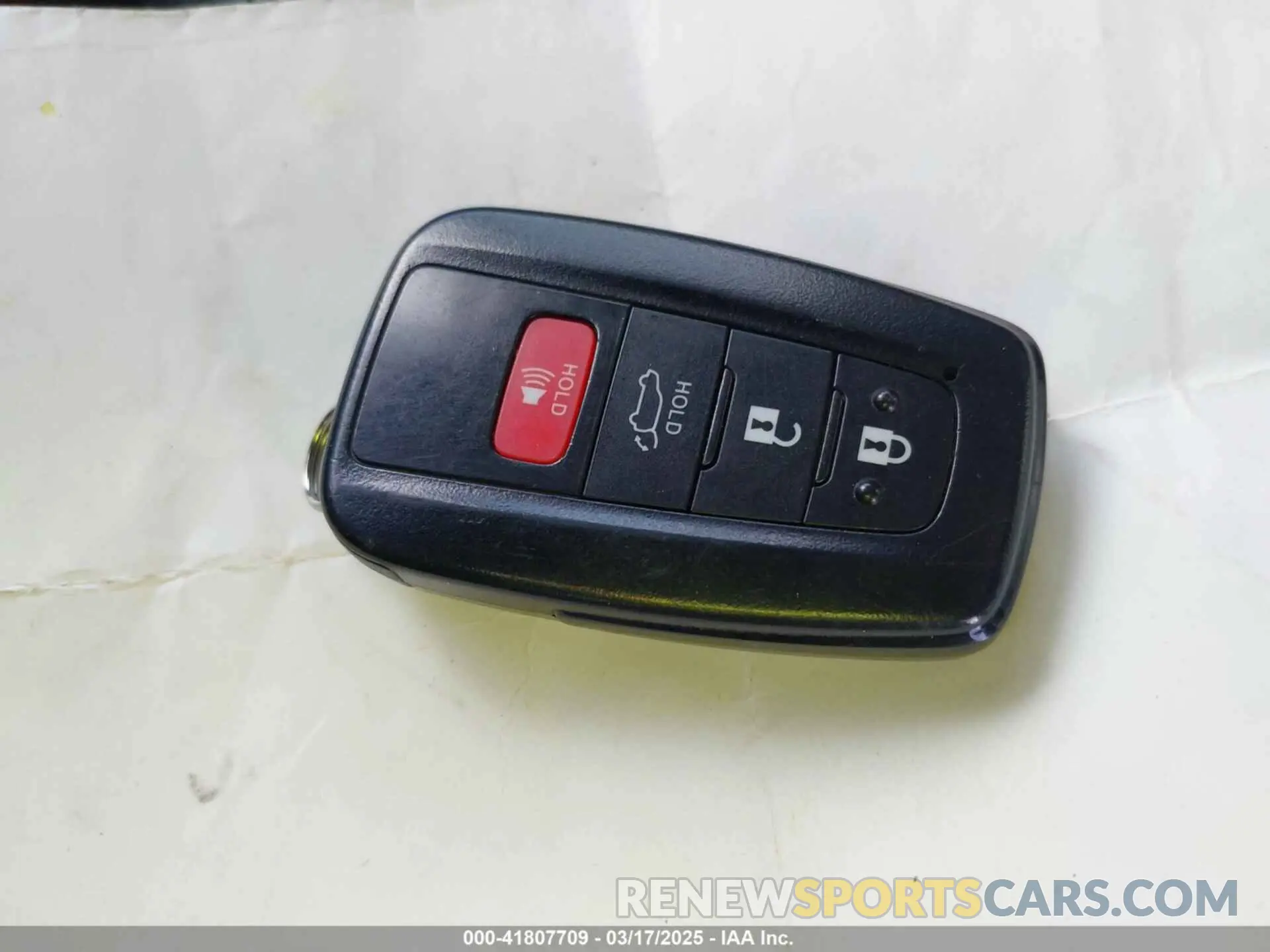 11 Photograph of a damaged car 2T3N1RFV9KW078334 TOYOTA RAV4 2019
