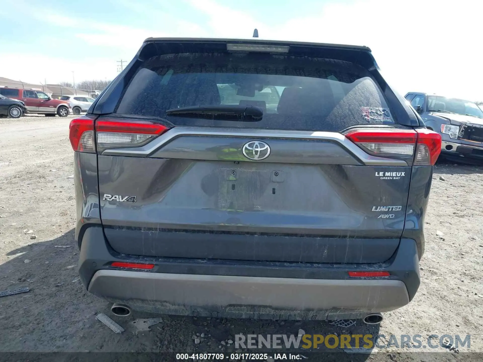 16 Photograph of a damaged car 2T3N1RFV9KW078334 TOYOTA RAV4 2019